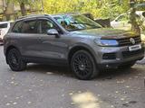 Volkswagen Touareg 2010 года за 8 888 888 тг. в Караганда
