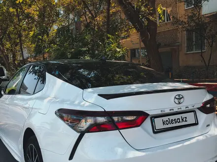 Toyota Camry 2021 года за 10 500 000 тг. в Актау – фото 6