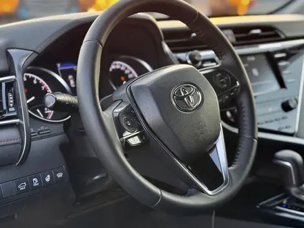 Toyota Camry 2020 года за 12 500 000 тг. в Алматы – фото 9