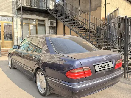 Mercedes-Benz E 320 1999 года за 3 999 999 тг. в Шымкент – фото 4