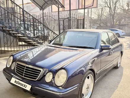 Mercedes-Benz E 320 1999 года за 3 999 999 тг. в Шымкент