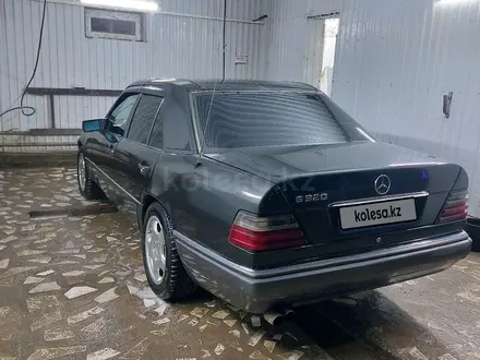 Mercedes-Benz E 300 1993 года за 1 800 000 тг. в Кызылорда – фото 3