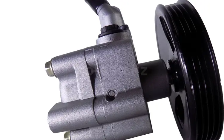 Гур (насос) на Nissan за 18 300 тг. в Астана