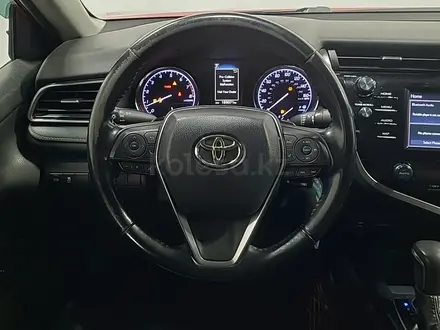 Toyota Camry 2019 года за 10 400 000 тг. в Алматы – фото 13