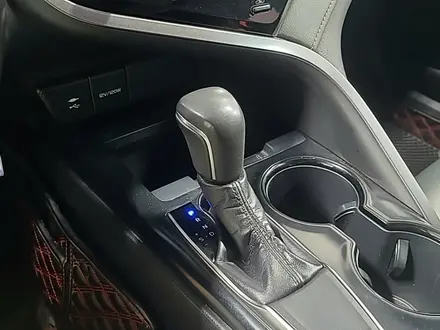 Toyota Camry 2019 года за 10 400 000 тг. в Алматы – фото 18