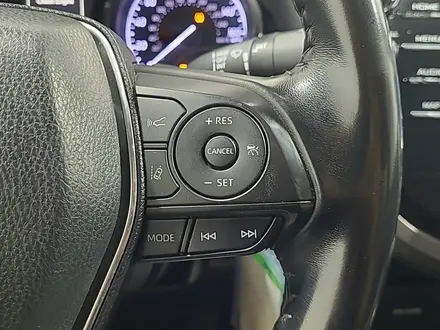 Toyota Camry 2019 года за 10 400 000 тг. в Алматы – фото 20