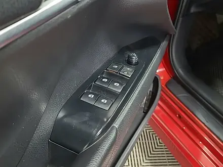 Toyota Camry 2019 года за 10 400 000 тг. в Алматы – фото 25