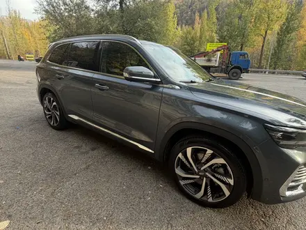 Geely Monjaro 2023 года за 12 600 000 тг. в Алматы – фото 3