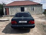 Mercedes-Benz E 230 1997 года за 1 500 000 тг. в Атырау – фото 5