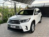 Toyota Highlander 2017 годаүшін13 500 000 тг. в Актау – фото 2