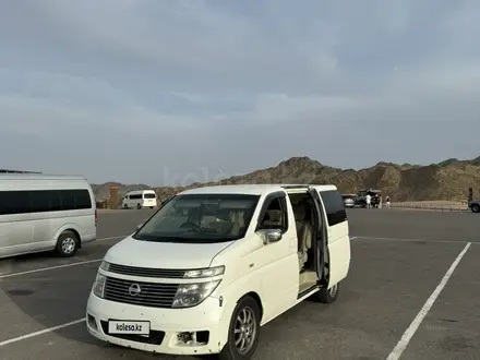 Nissan Elgrand 2003 года за 5 200 000 тг. в Алматы – фото 3