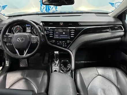 Toyota Camry 2019 года за 13 990 000 тг. в Тараз – фото 4