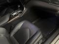 Toyota Camry 2018 года за 13 200 000 тг. в Актобе – фото 6