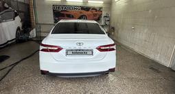 Toyota Camry 2018 годаүшін13 200 000 тг. в Актобе – фото 5