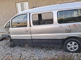 Hyundai Starex 2002 годаfor650 000 тг. в Шымкент – фото 2