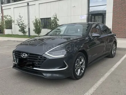 Hyundai Sonata 2022 года за 10 600 000 тг. в Астана