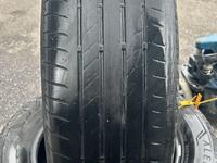 Bridgestone 225/55R17 лето 5 мм за 70 000 тг. в Атырау