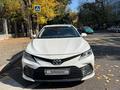 Toyota Camry 2022 года за 11 300 000 тг. в Алматы – фото 7