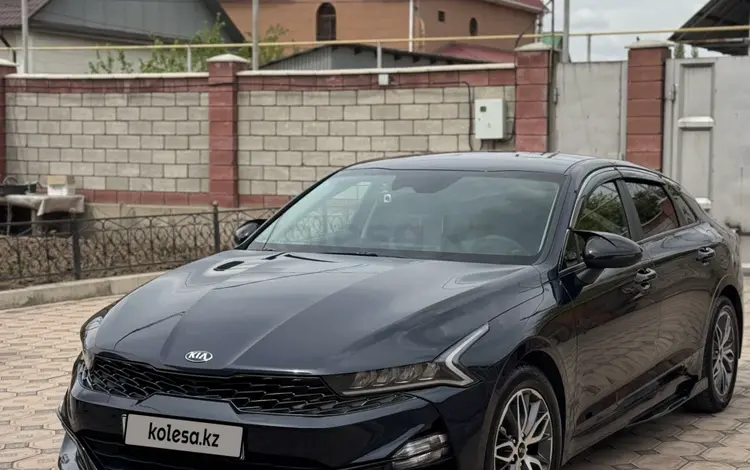 Kia K5 2021 года за 10 500 000 тг. в Алматы