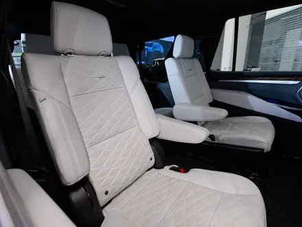 Cadillac Escalade Sport Platinum 2025 года за 77 800 000 тг. в Астана – фото 17