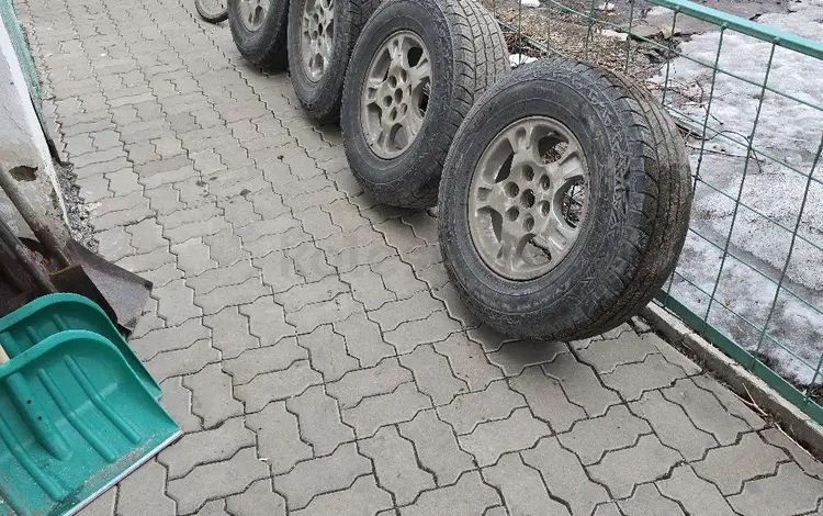Комплект диски с резиной за 220 000 тг. в Павлодар
