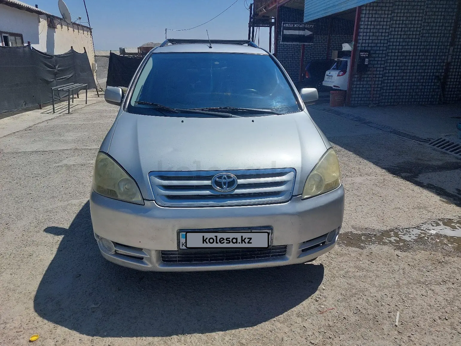 Toyota Avensis Verso, 2003