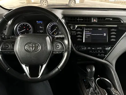 Toyota Camry 2019 года за 13 900 000 тг. в Алматы – фото 4