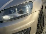 Volkswagen Polo 2018 года за 3 200 000 тг. в Атырау – фото 2