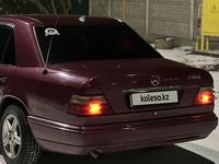 Mercedes-Benz E 220 1995 года за 1 950 000 тг. в Талдыкорган