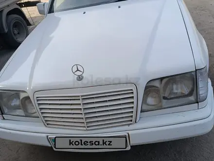 Mercedes-Benz E 230 1990 года за 2 000 000 тг. в Павлодар