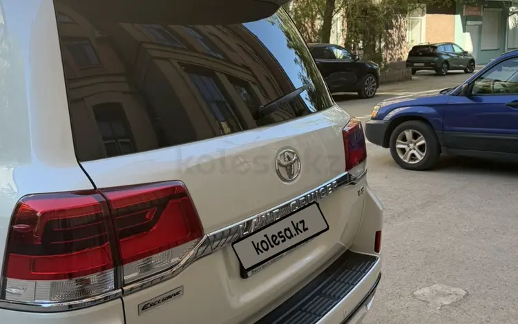 Toyota Land Cruiser 2017 года за 34 200 000 тг. в Астана