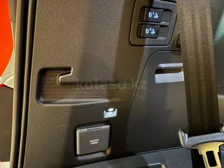 Toyota Land Cruiser Premium+ 2025 года за 79 990 000 тг. в Алматы – фото 31