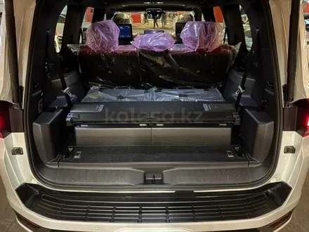 Toyota Land Cruiser Premium+ 2025 года за 79 990 000 тг. в Алматы – фото 32
