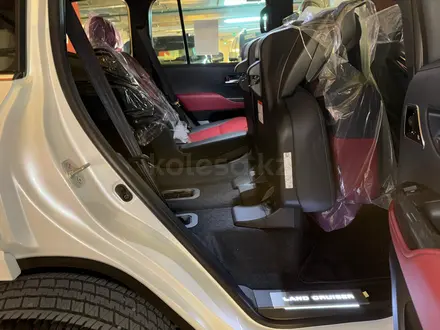 Toyota Land Cruiser Premium+ 2025 года за 79 990 000 тг. в Алматы – фото 19