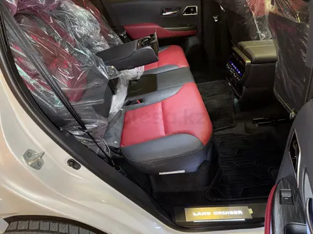 Toyota Land Cruiser Premium+ 2025 года за 79 990 000 тг. в Алматы – фото 45