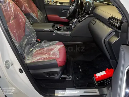 Toyota Land Cruiser Premium+ 2025 года за 79 990 000 тг. в Алматы – фото 51