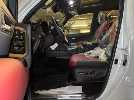 Toyota Land Cruiser Premium+ 2025 года за 79 990 000 тг. в Алматы – фото 52