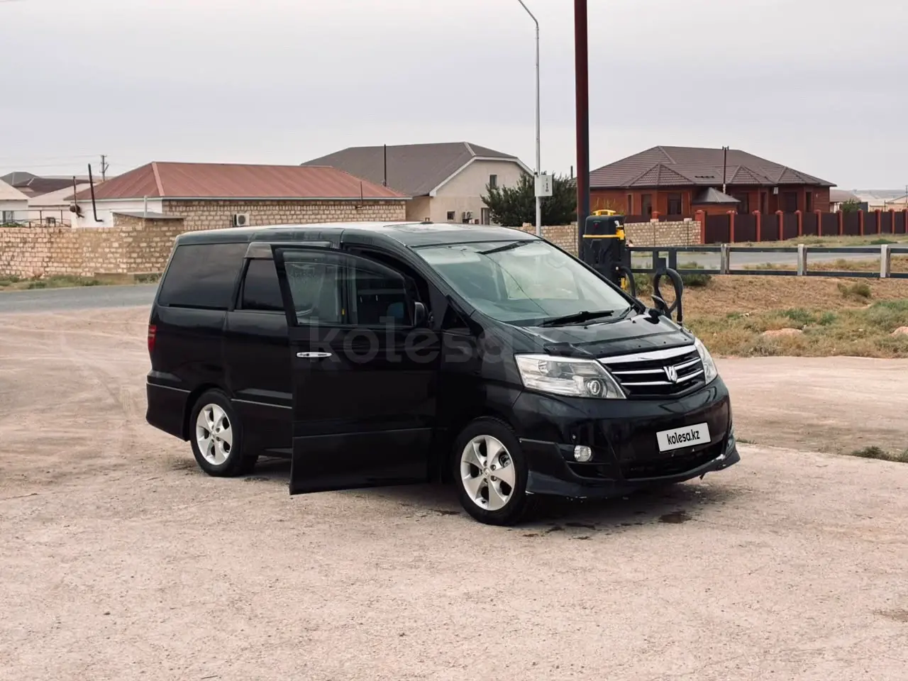 Toyota Alphard, 2006