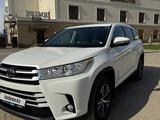 Toyota Highlander 2019 года за 16 000 000 тг. в Уральск – фото 5