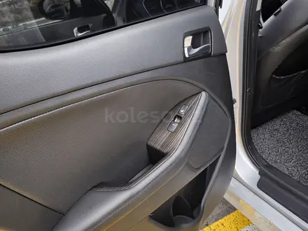 Kia K5 2014 года за 7 200 000 тг. в Алматы – фото 19