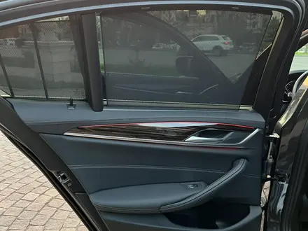 BMW 520 2022 года за 23 500 000 тг. в Алматы – фото 19
