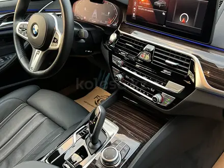 BMW 520 2022 года за 23 500 000 тг. в Алматы – фото 20