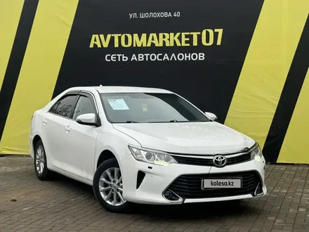 Toyota Camry 2017 года за 8 750 000 тг. в Уральск – фото 3