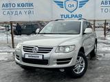 Volkswagen Touareg 2008 года за 7 800 000 тг. в Караганда – фото 2