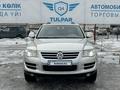 Volkswagen Touareg 2008 годаүшін7 800 000 тг. в Караганда