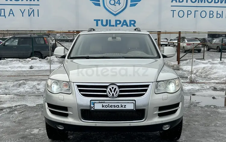 Volkswagen Touareg 2008 годаүшін7 800 000 тг. в Караганда