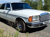Mercedes-Benz E 200 1982 года за 3 500 000 тг. в Павлодар – фото 3