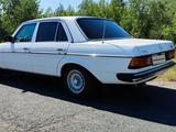Mercedes-Benz E 200 1982 года за 3 500 000 тг. в Павлодар – фото 5