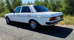 Mercedes-Benz E 200 1982 года за 3 500 000 тг. в Павлодар – фото 5