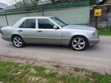 Mercedes-Benz E 280 1993 года за 2 200 000 тг. в Шымкент – фото 4